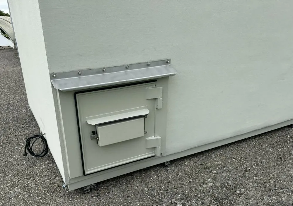 Trappe forte pour accéder les détonateurs sur un chambre forte sécurisé